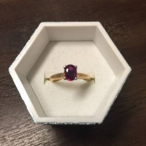 18K Ruby Yellow Gold Ring - Picture 1 of 1